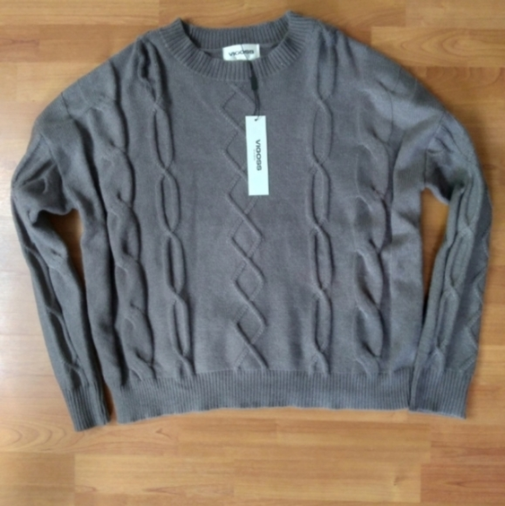 VIGOSS Cable-Knit Sweater.‎